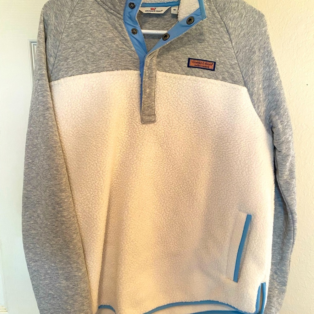 Vineyard Vines sweater pullover